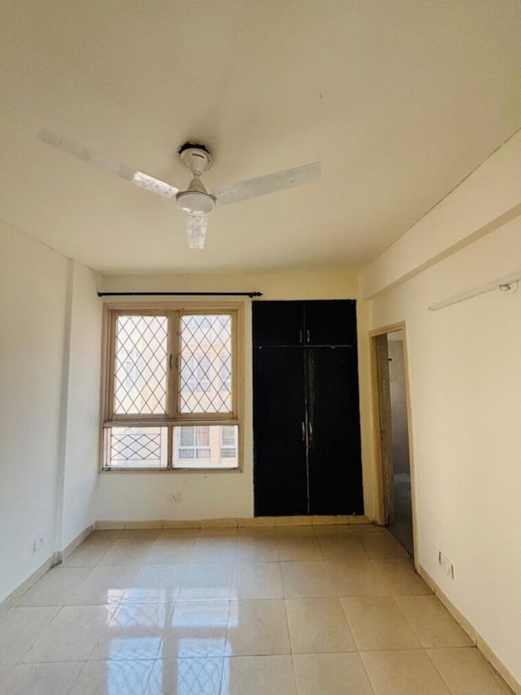 Room, tulip-white 3 Bedroom 1326 Sq.Ft. Apartment In Sector 69 Gurgaon 10020499