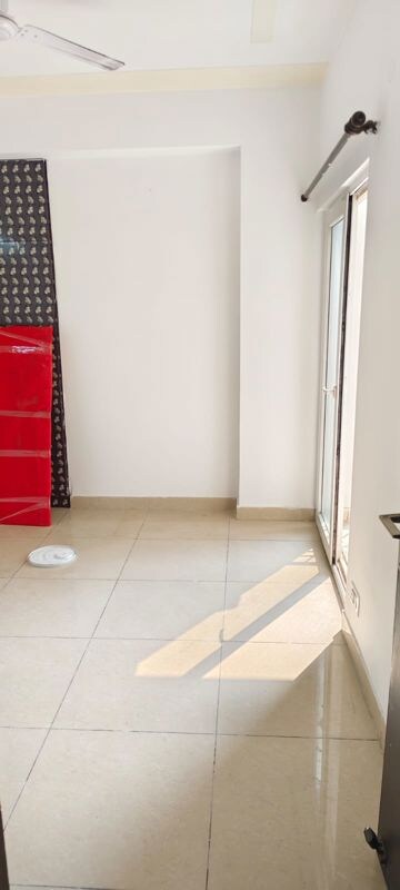 Bathroom in 4 BHK Apartment at Amrapali Heartbeat City, Sector 107 – for Rent