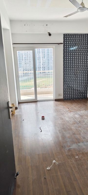 Bathroom in 2 BHK Apartment at Ajnara Grand Heritage, Sector 74 – for Rent