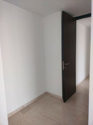 Room in 2 BHK Apartment at Piramal Mahalaxmi, Mahalaxmi – for Rent