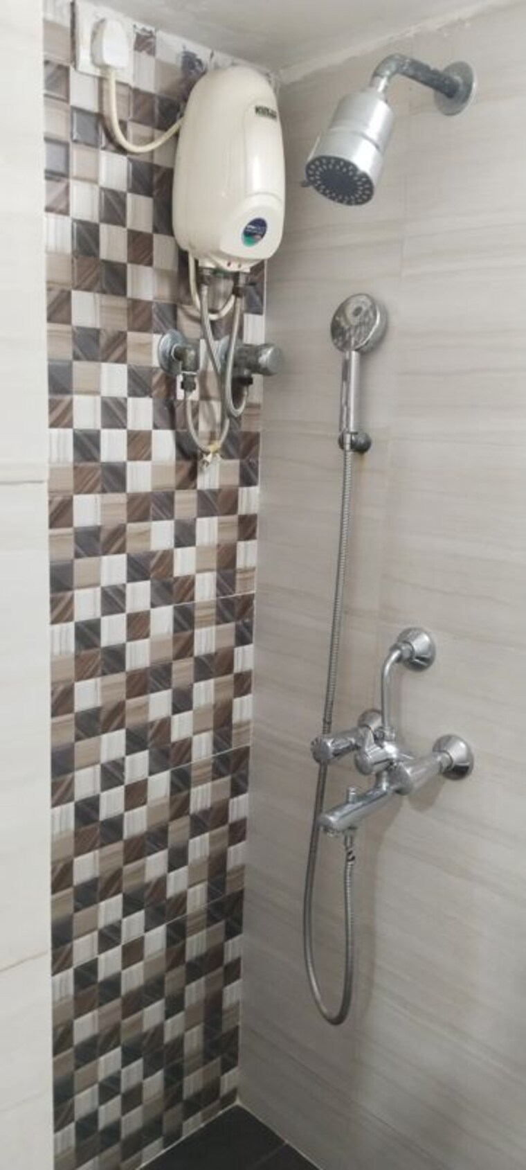 Bathroom, deepak-mahal-chs 1 Bedroom 380 Sq.Ft. Apartment In Worli Mumbai 10020569