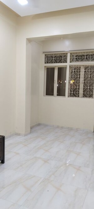 Room in 1 BHK Apartment at Deepak Mahal CHS, Worli – for Rent