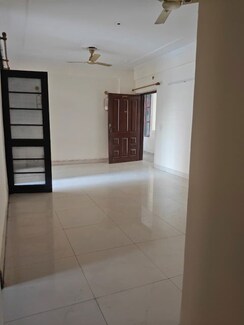 2 BHK Apartment For Sale in Ajnara Le Garden
