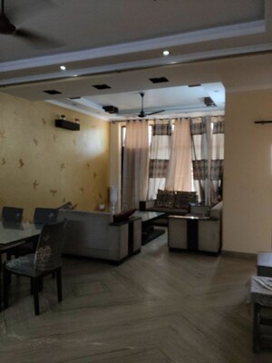 Living Room in 3 BHK Builder Floor at Sector 50 – for Rent