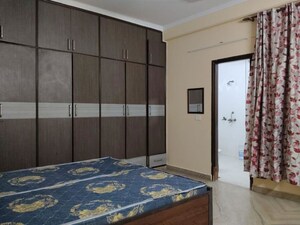 Room in 3 BHK Builder Floor at Sector 50 – for Rent