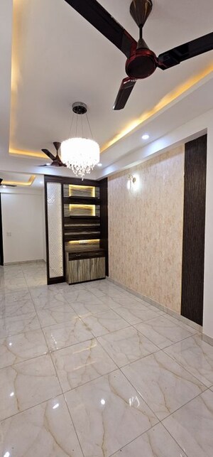 Room in 3 BHK Apartment at Gaur City 2 - 14th Avenue, Sector 16c Greater Noida – for Sale