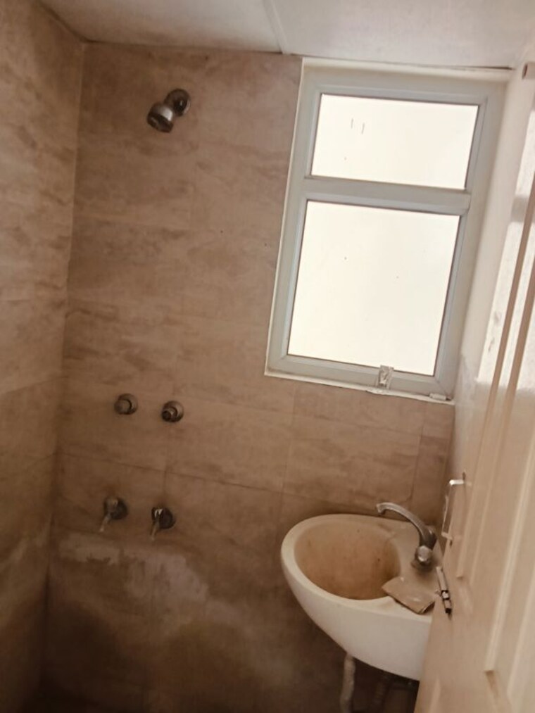 Bathroom, wave-dream-homes 1 Bedroom 578 Sq.Ft. Apartment In Wave City Ghaziabad 10020590