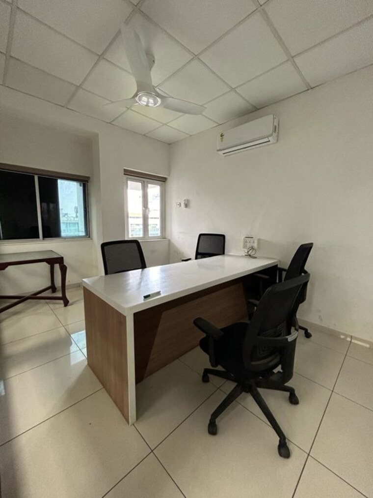 Team Area, alkapuri Commercial Office Space 1200 Sq.Ft. In Alkapuri Vadodara 10020603