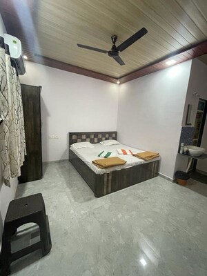 Bedroom in 2 BHK Apartment at Garodia Palace, Ghatkopar East – for Rent