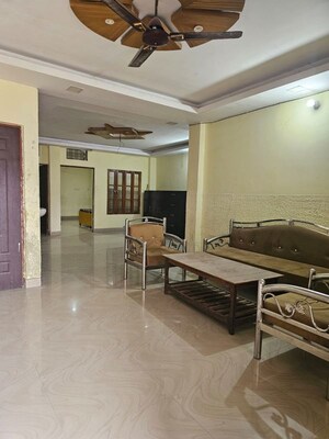 Living Room in 2 BHK Builder Floor at Chinhat – for Rent