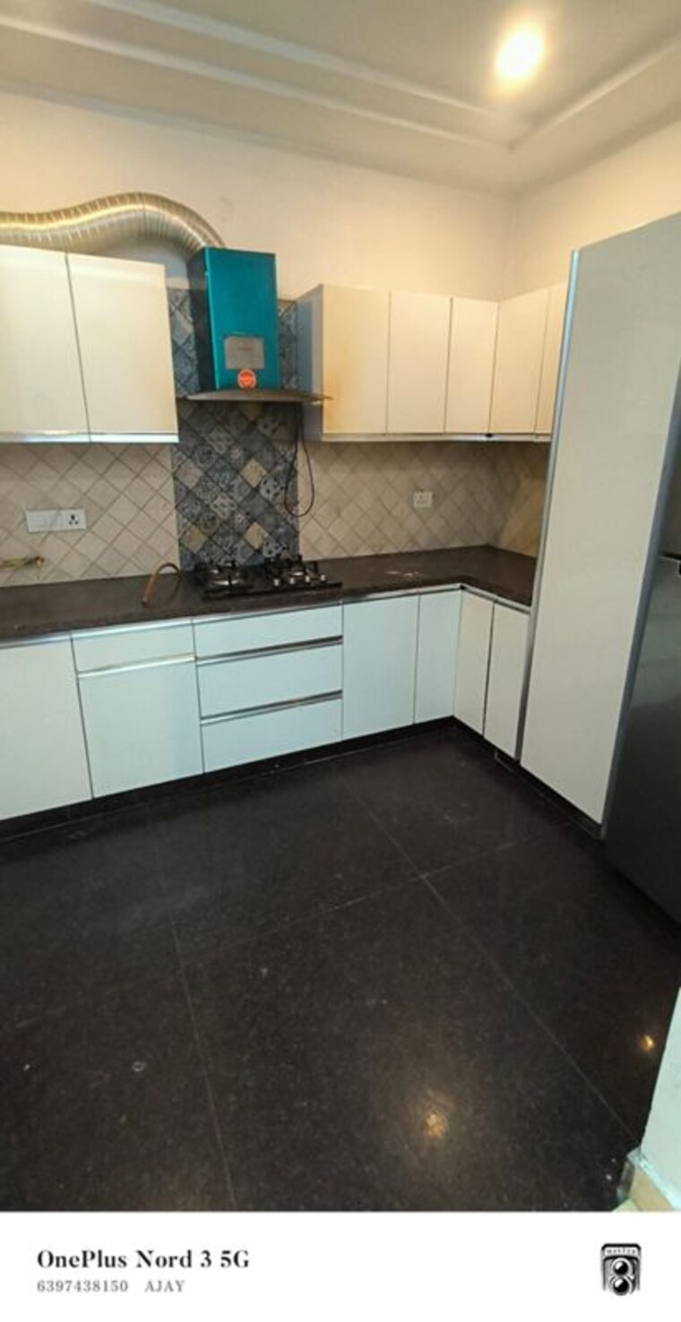 Kitchen, shivalik colony 1 Bedroom 200 Sq.Yd. Builder Floor In Shivalik Colony Delhi 10020647