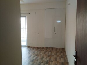 3 BHK Apartment For Sale in VVIP Homes, Gaur City 2