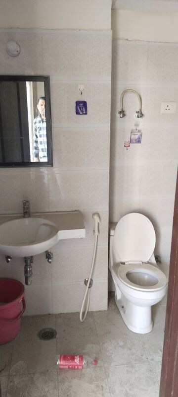 Bathroom in 4 BHK Apartment at Windsor Paradise 2, Raj Nagar Extension – for Rent