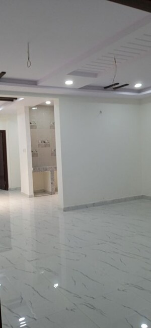 Room in 3 BHK Apartment at Humayun Nagar – for Sale