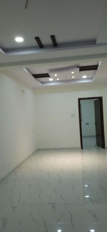 Room in 3 BHK Apartment at Humayun Nagar – for Sale