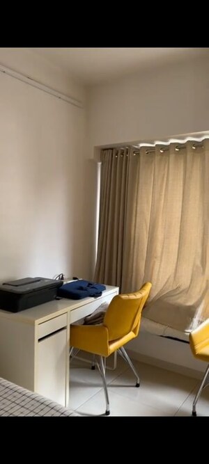 Team Area in 2 BHK Apartment at Vile Parle West – for Sale