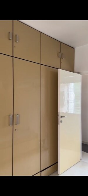 Furnished Amenities in 2 BHK Apartment at Vile Parle West – for Sale