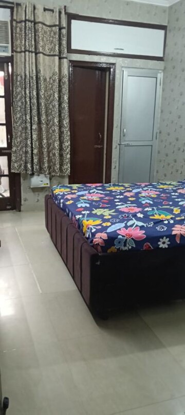 Bedroom in 3 BHK Apartment at Mona Greens, Ghazipur – for Rent