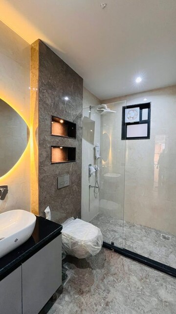Bathroom in 3 BHK Builder Floor at BPTP Green Oaks, Sector 70a – for Sale