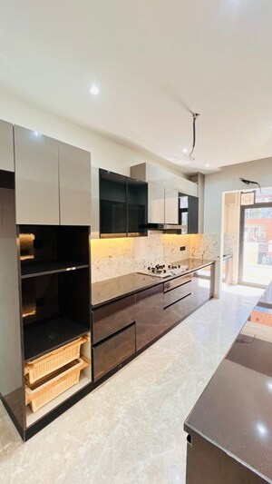 Kitchen in 3 BHK Builder Floor at BPTP Green Oaks, Sector 70a – for Sale