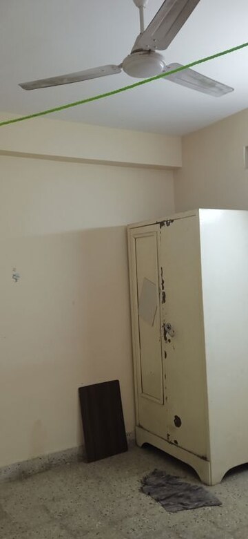 Room in 2 BHK Apartment at Red Hills – for Rent