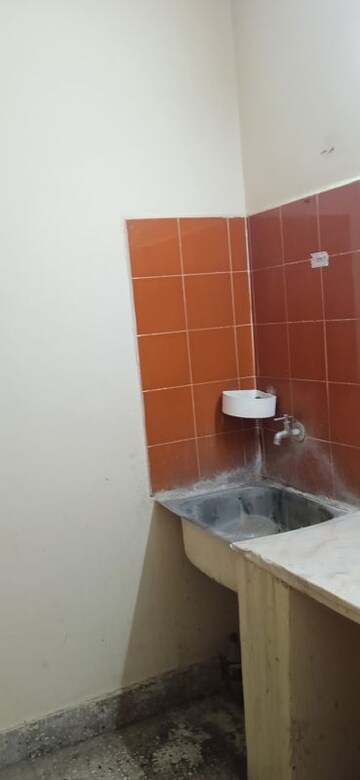 Furnished Amenities in 2 BHK Apartment at Red Hills – for Rent