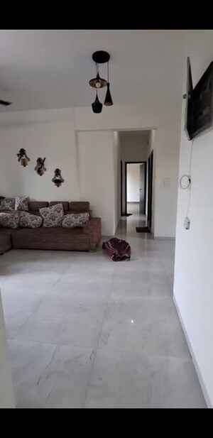 Room in 3 BHK Apartment at Harmony Signature Towers, Owale – for Rent