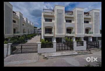 5 BHK Villa – Exterior View View at Hazratganj - for Rent