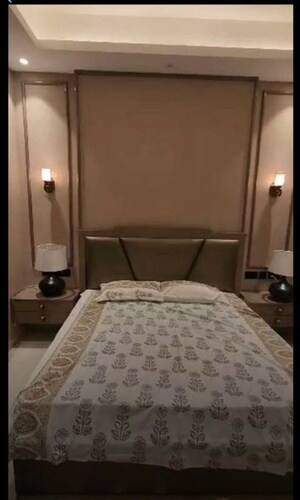 Bathroom in 5 BHK Villa at Hazratganj – for Rent