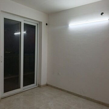 Room in 3 BHK Apartment at Omaxe Royal Residency Faridabad, Sector 79 – for Rent