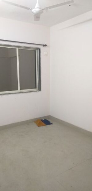 Room in 3 BHK Apartment at Jangid Galaxy, Ghodbunder Road – for Rent