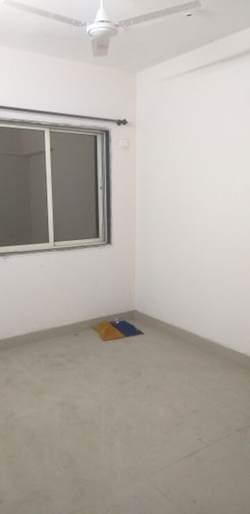 Room in 3 BHK Apartment at Jangid Galaxy, Ghodbunder Road – for Rent