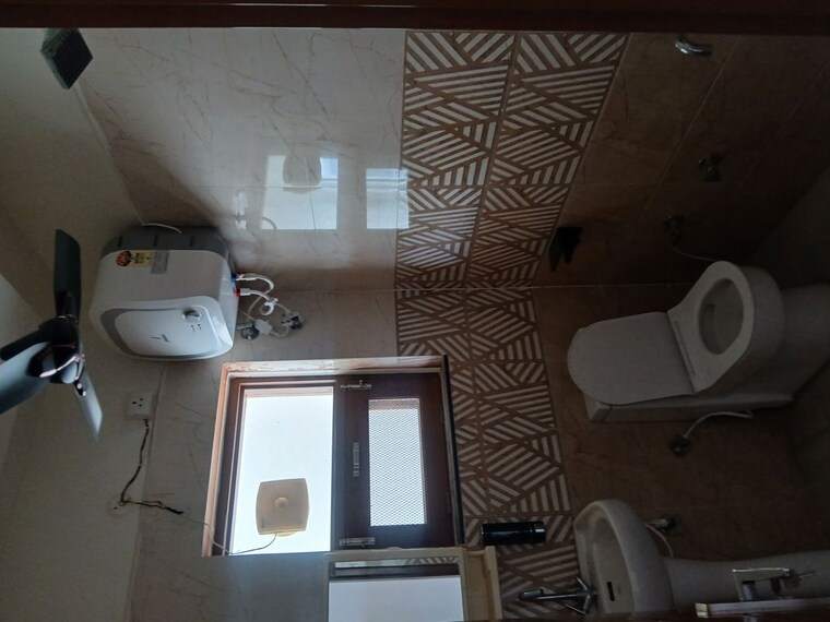 Bathroom, sector 9 1.5 Bedroom 290 Sq.Ft. Builder Floor In Sector 9 Hisar 10020727