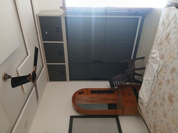 Room in 1.5 BHK Builder Floor at Sector 9 – for Rent