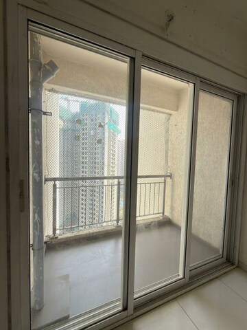 Room in 3 BHK Apartment at Godrej Emerald, Ghodbunder Road – for Rent