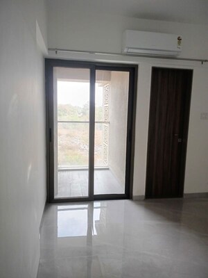 Room in 2 BHK Apartment at Pentagon Fortune East, Kharadi – for Rent