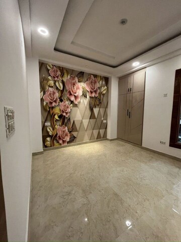 Room in 3 BHK Builder Floor at Fidato Honour Homes, Sector 89 – for Sale