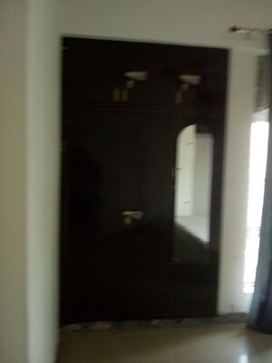 Furnished Amenities in 2.5 BHK Apartment at Gaur City 6th Avenue, Sector 4 Greater Noida – for Rent