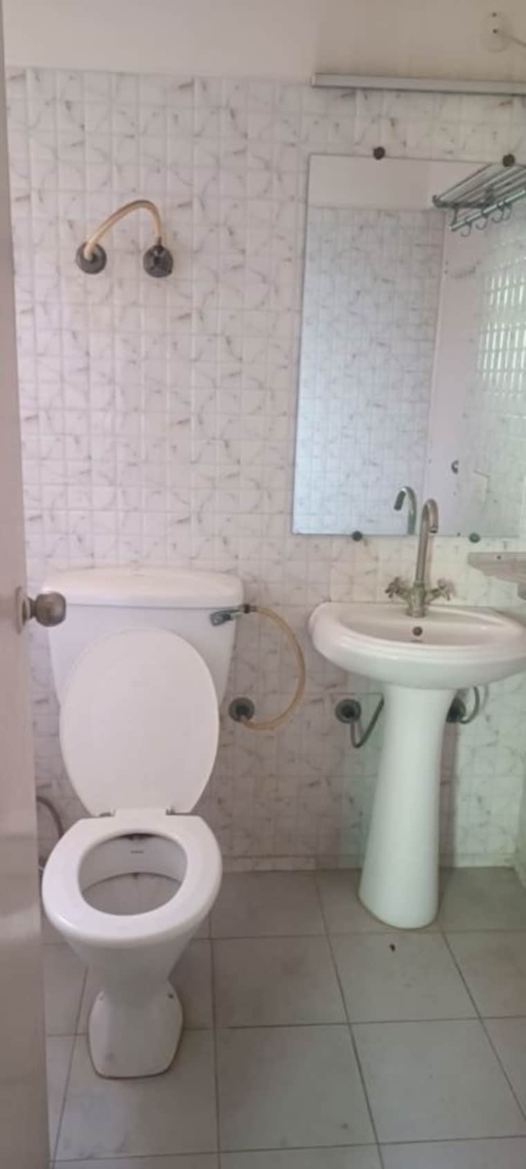 Bathroom, gaur-city-6th-avenue 2.5 Bedroom 1175 Sq.Ft. Apartment In Sector 4 Greater Noida Greater Noida 10020757