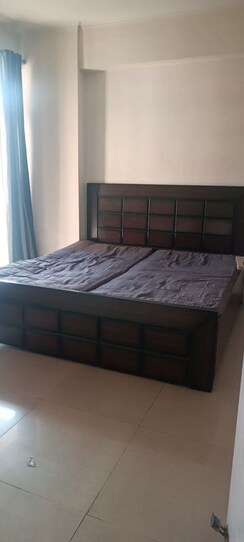 2.5 BHK + Study Room Apartment For Rent in Gaur City 6th Avenue