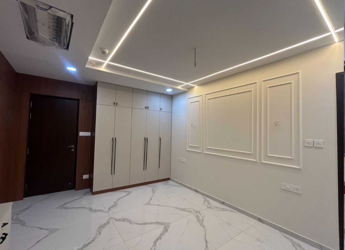 4 BHK + Pooja Room Apartment For Rent in DSR The Classe