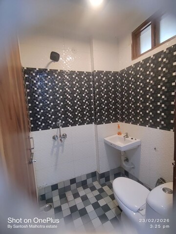 Attached Bathroom in 2 BHK Builder Floor at Mansa Ram Park – for Rent