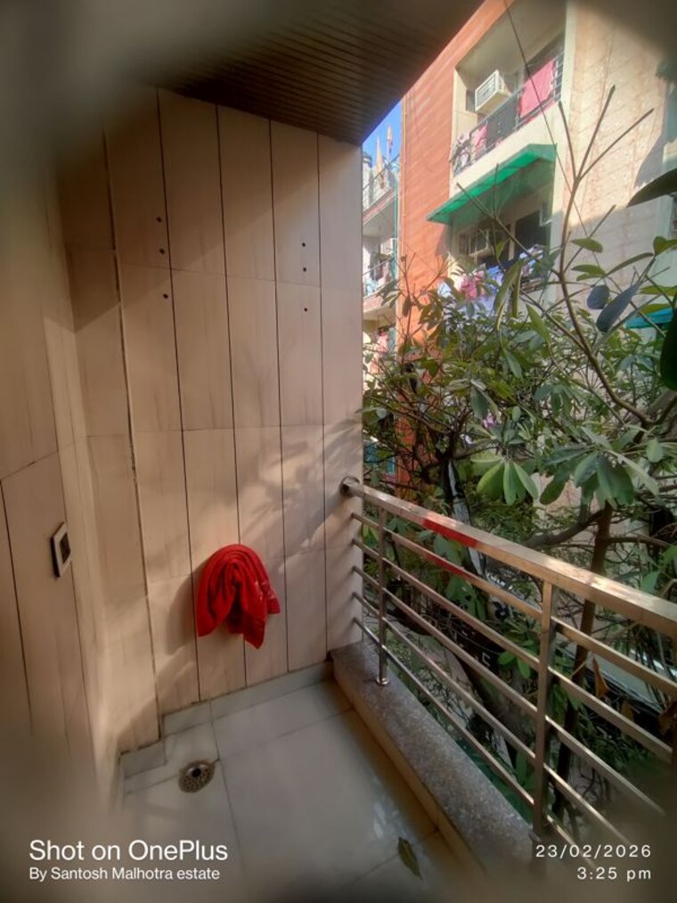 Balcony, mansa ram park 2 Bedroom 55 Sq.Yd. Builder Floor In Mansa Ram Park Delhi 10020773