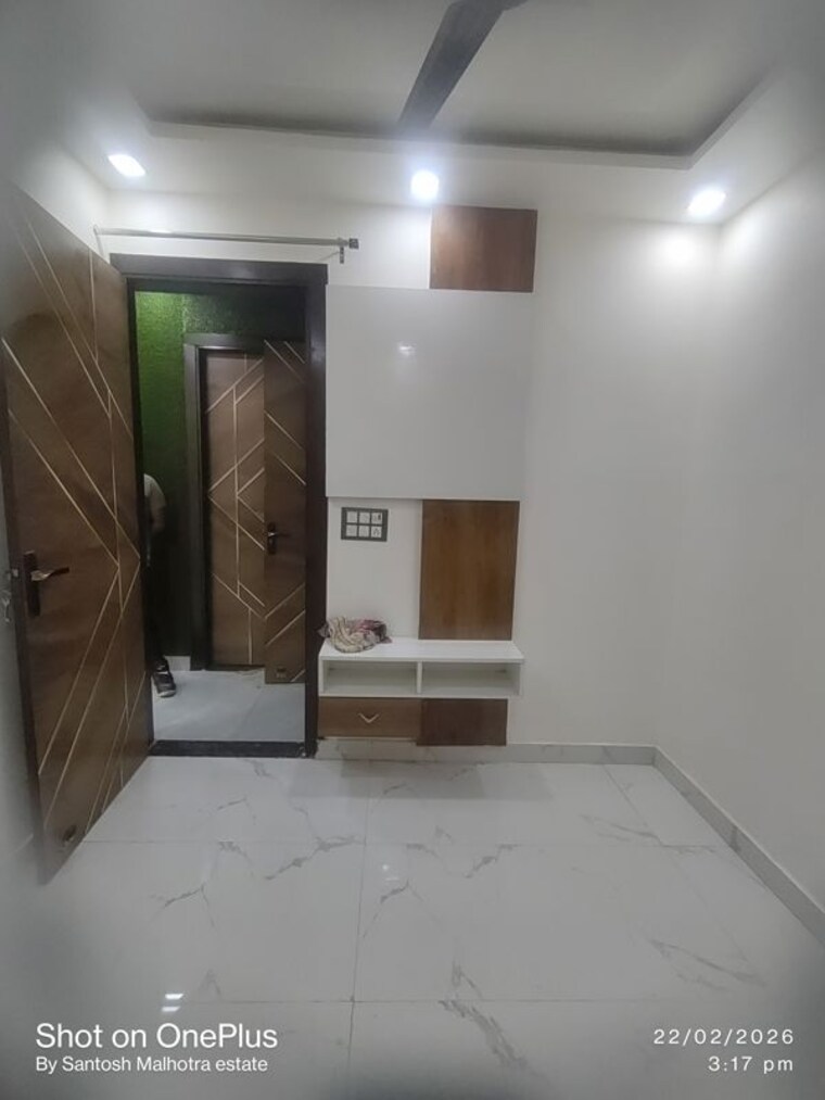 Bedroom, dwarka mor 3 Bedroom 85 Sq.Yd. Builder Floor In Dwarka Mor Delhi 10020796