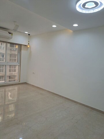 Room in 2 BHK Apartment at Platinum Life, Andheri West – for Rent