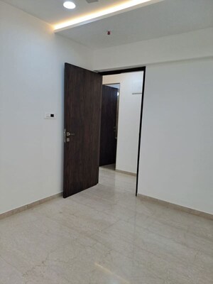 Room in 3 BHK Apartment at Platinum Life, Andheri West – for Rent