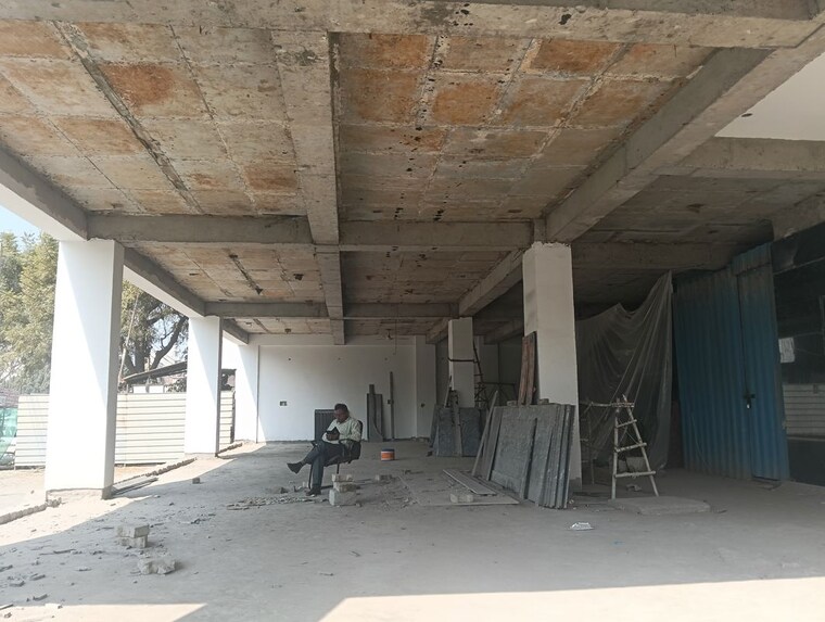  Parking, sector 13 Commercial Showroom 8000 Sq.Ft. In Sector 13 Gurgaon 10020832