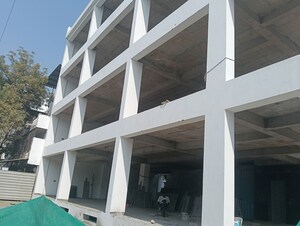  Showroom For Rent in Sector 13