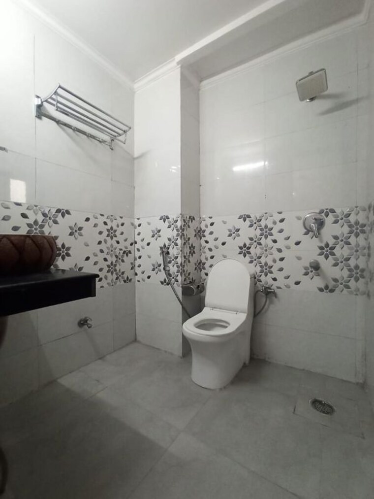 Bathroom, saket 2 Bedroom 850 Sq.Ft. Builder Floor In Saket Delhi 10020833