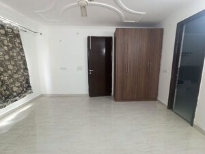 Room in 2 BHK Builder Floor at Saket – for Rent